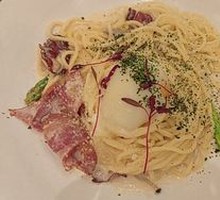 温泉蛋奶油菌菇培根意面