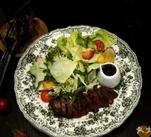 Grilled Steak and Vegetable Salad