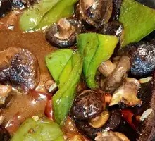 Spicy Chicken Noodles in Clay Pot