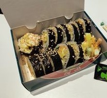 鸭蛋黄紫菜包饭