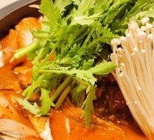 Dried Cabbage and Pork Spine Soup Pot