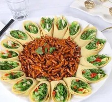 Beijing-style Sweet Soy Sauce Shredded Pork Rolls