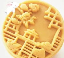 Milk Crust Five-Nut Mooncake