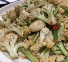 Spicy Stir-Fried Organic Cauliflower