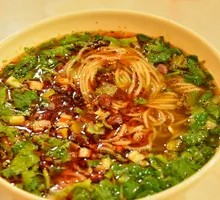 Spicy Pork Vermicelli with Potato Crisps