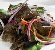 Onion and Wood Ear Mushroom