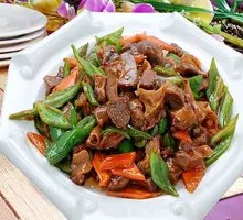 Bell Pepper Stir-fried Pork Intestine and Heart Meat