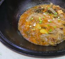 Stewed Pork Ribs in Iron Pot