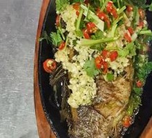 Sautéed Crucian Carp on Iron Plate