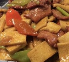 Stir-Fried Pork with Tofu Sheets