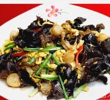 Scallion Braised Black Mushroom and Egg