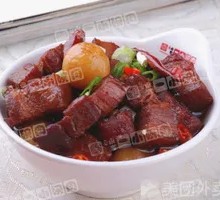 Braised Pork with Small Potatoes