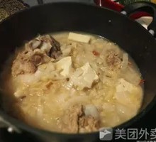 Boneless Pork with Frozen Tofu and Chinese Cabbage