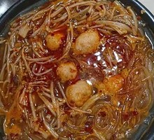 Spicy Chicken Meatballs with Golden Needle Mushrooms