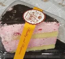 Strawberry Mousse Cake