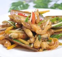 Spicy Stir-Fried Clams