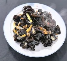 Scallion Braised Black Fungus and Chicken of the Woods