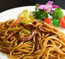 Black Pepper Beef Noodles