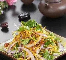 Stir-Fried Bean Sprouts with Three Threads