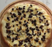 Banana Honey Bean Pizza