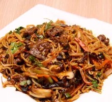 Cumin Beef Stir-Fried Noodles