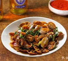 Spicy Stir-Fried Clams