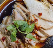 Earthenware Steamed Pork