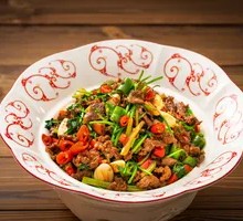 Stir-Fried Beef with Yellow Onion