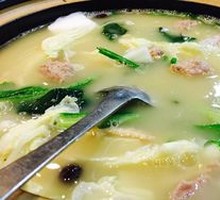 Pig's stomach and chicken hot pot