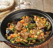 Stewed Pork Ribs with Green Beans and Noodles