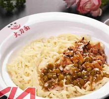 Green Pepper and Egg Noodles