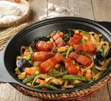 Braised Pork with Noodles