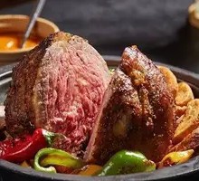 Grilled Beef Shoulder Peak