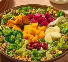 Crisp Peach Sweet Corn Vegetable Salad