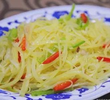 Sliced Potatoes with Green Pepper