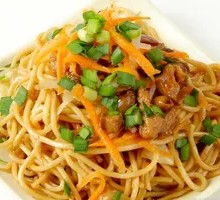 Stir-Fried Noodles with Shredded Meat