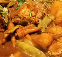 Pork Spine and Chicken Claw Pot