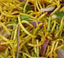 Stir-Fried Bean Sprouts with Three Threads