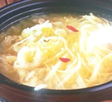 Sour Cabbage and Potato Stir-Fry Pot