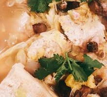 Northeastern Buddha Jumps Over the Wall