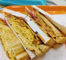Juicy Chicken Leg Cutlet Hot Pressed Sandwich