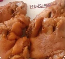 Tender Braised Pig Trotters