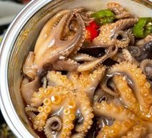 Finger-Licking Tossed Seafood in Sauce