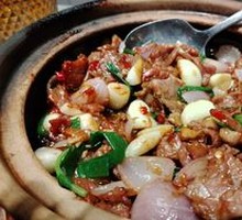 Golden Pepper Sauce Stir-fried Beef