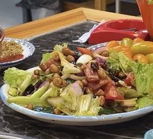 Hand-Torn Mixed Salad