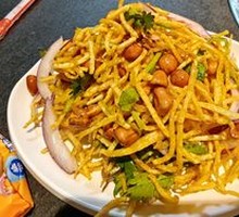 Stir-Fried Bean Sprouts with Three Threads