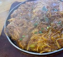 Sautéed Beef with Enoki Mushrooms