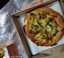 岩烧牛肉披萨