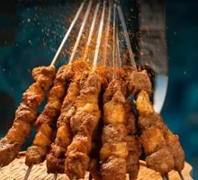 Charcoal-grilled Lamb Skewers