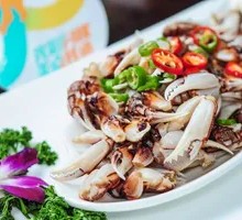 Steamed Crab Claws in Wine